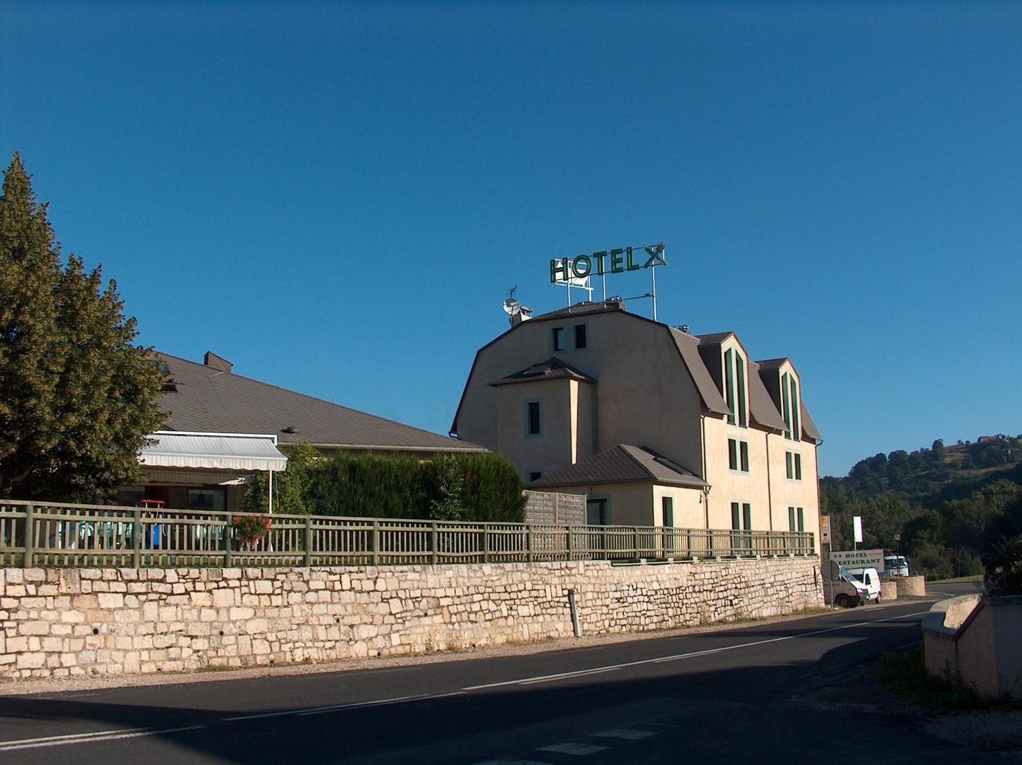 בנסאק Hotel-Restaurant Le Calice Du Gevaudan - A75 מראה חיצוני תמונה