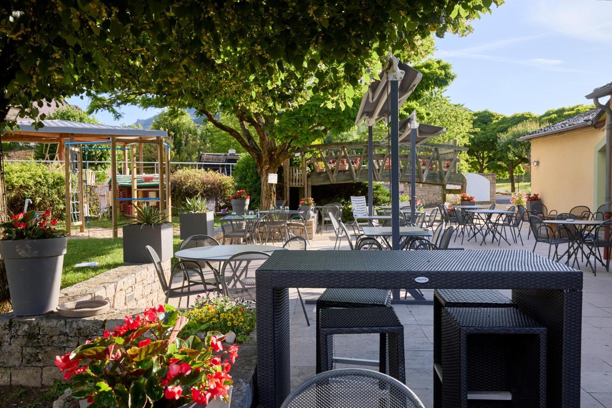 בנסאק Hotel-Restaurant Le Calice Du Gevaudan - A75 מראה חיצוני תמונה