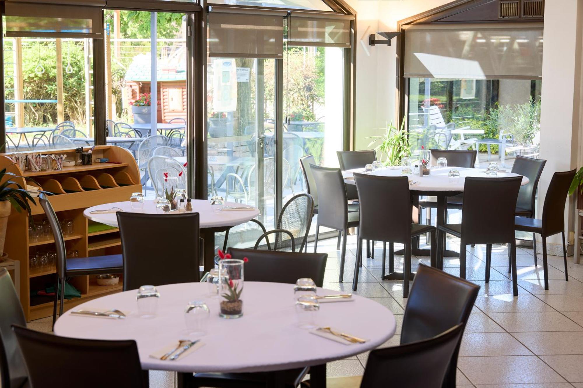 בנסאק Hotel-Restaurant Le Calice Du Gevaudan - A75 מראה חיצוני תמונה