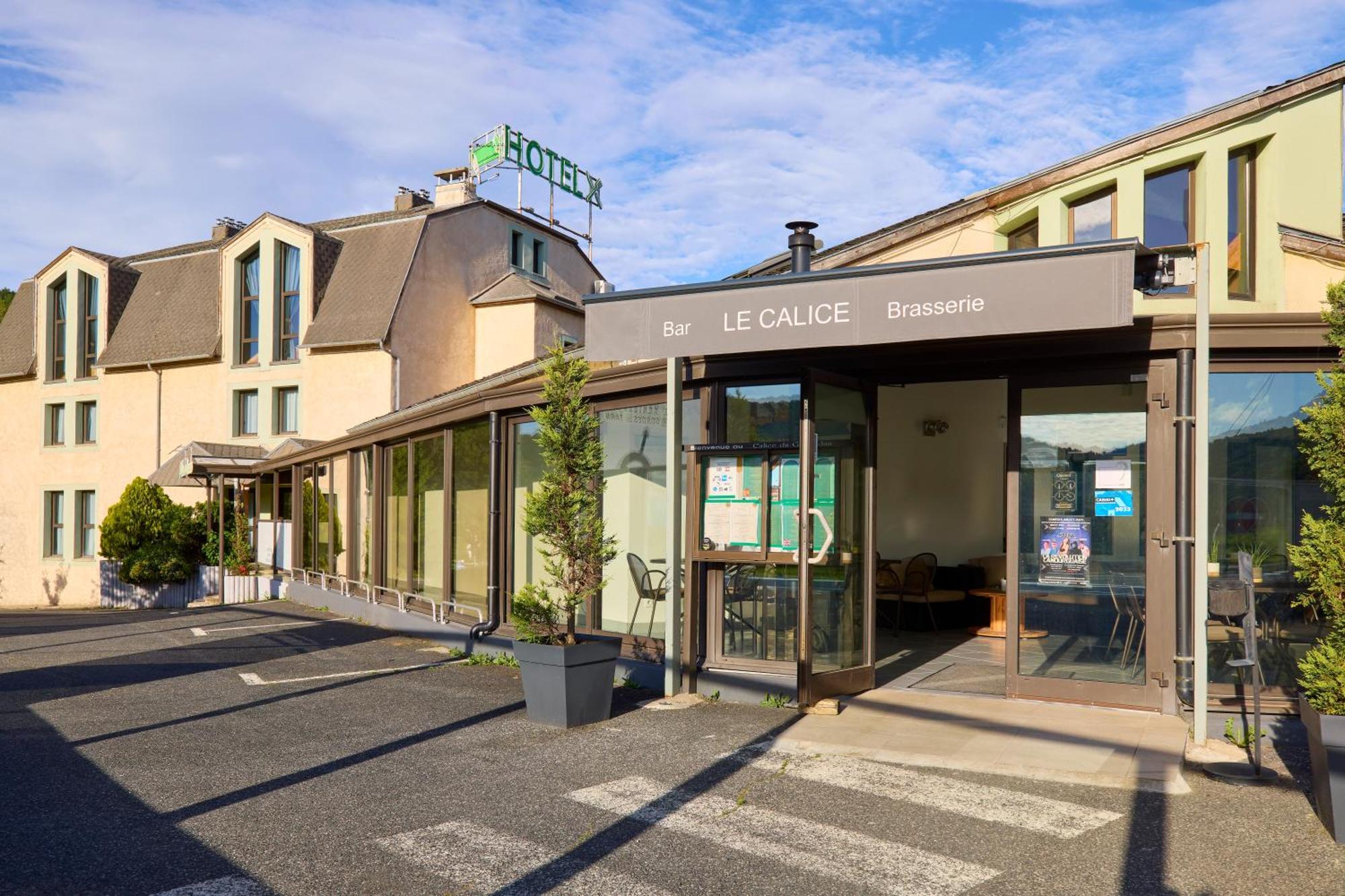 בנסאק Hotel-Restaurant Le Calice Du Gevaudan - A75 מראה חיצוני תמונה