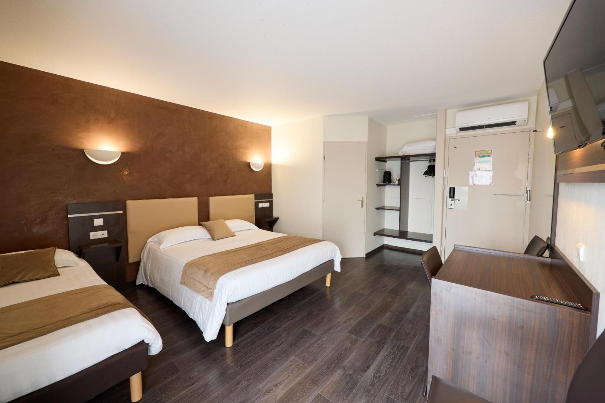 בנסאק Hotel-Restaurant Le Calice Du Gevaudan - A75 מראה חיצוני תמונה