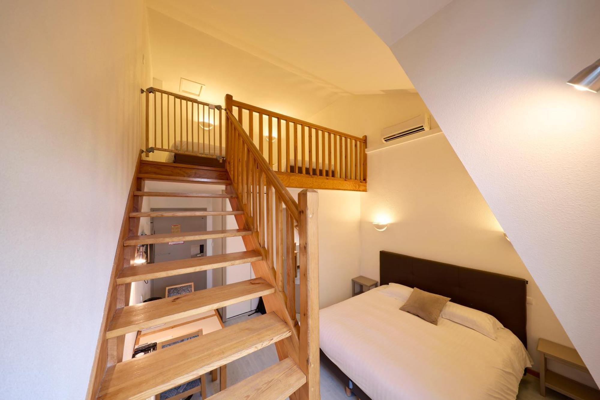 בנסאק Hotel-Restaurant Le Calice Du Gevaudan - A75 מראה חיצוני תמונה