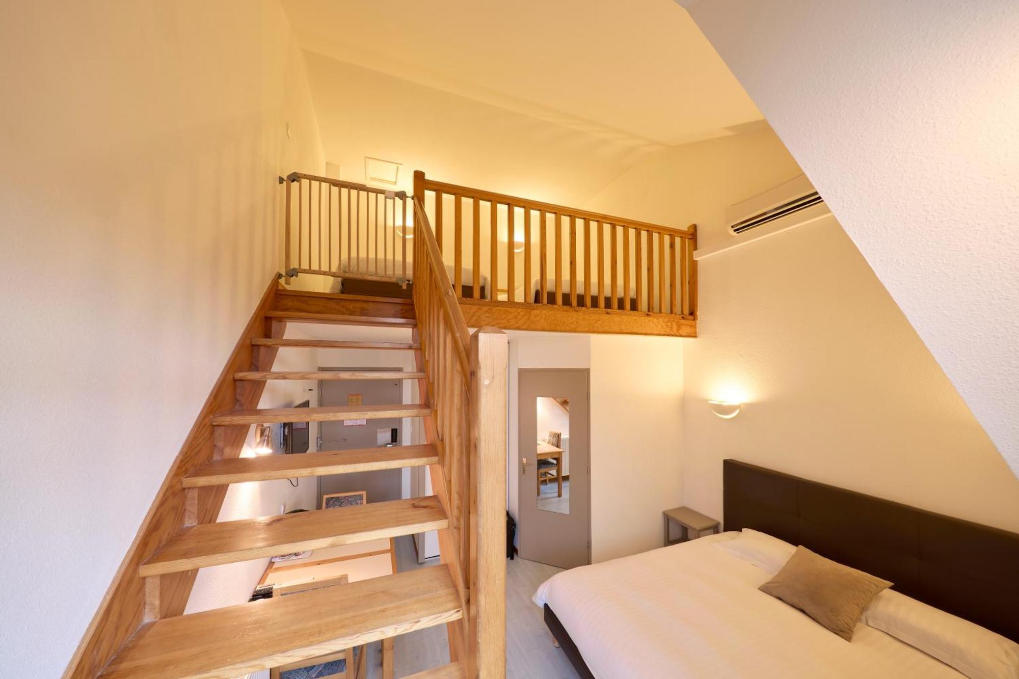 בנסאק Hotel-Restaurant Le Calice Du Gevaudan - A75 מראה חיצוני תמונה